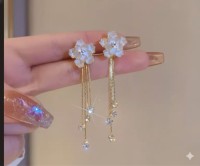 Trendy earrings
